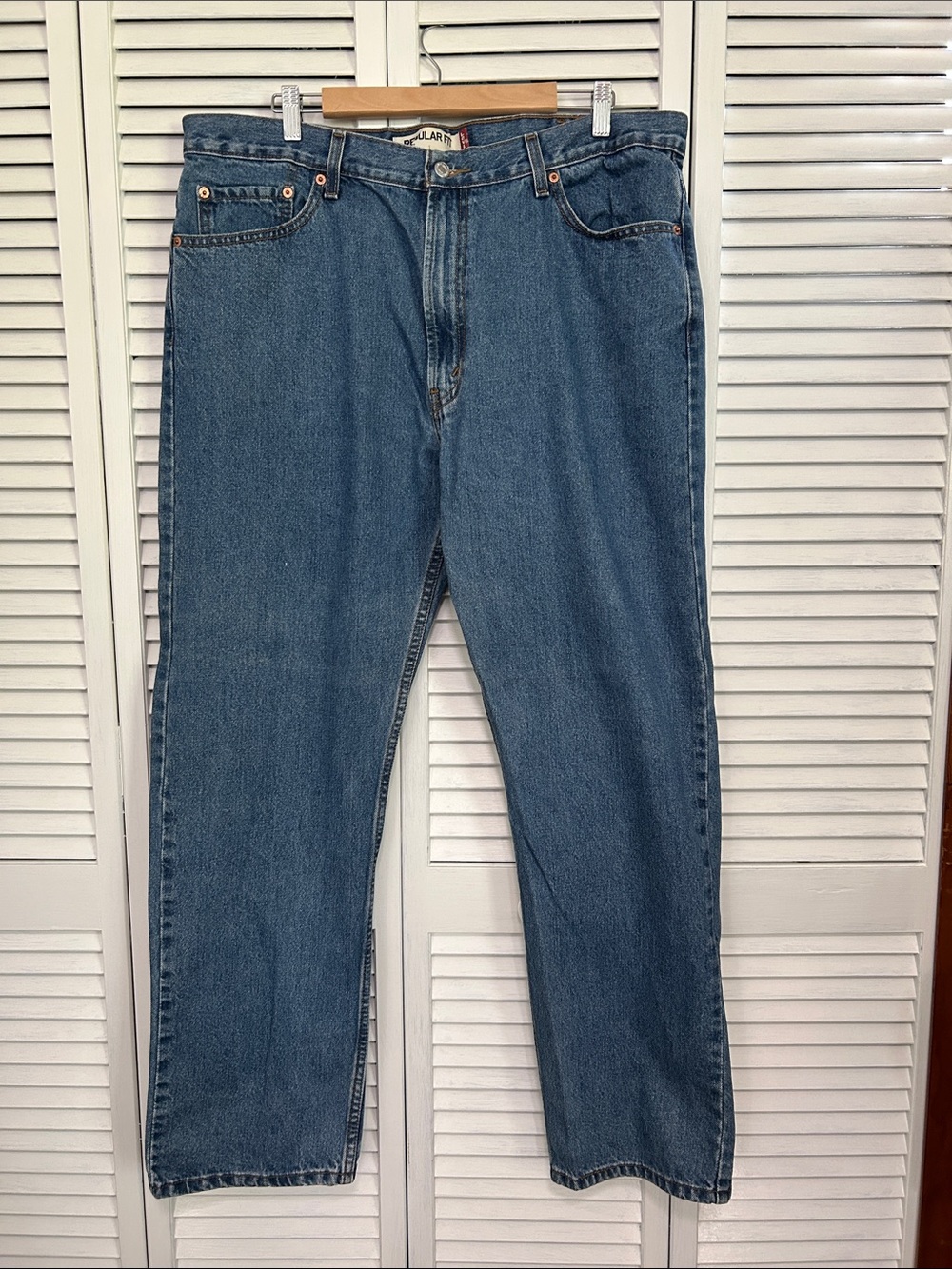 Vintage Levi's 505 Straight Jeans Mid Blue with Tan Patch Red Tab Size W40 L32